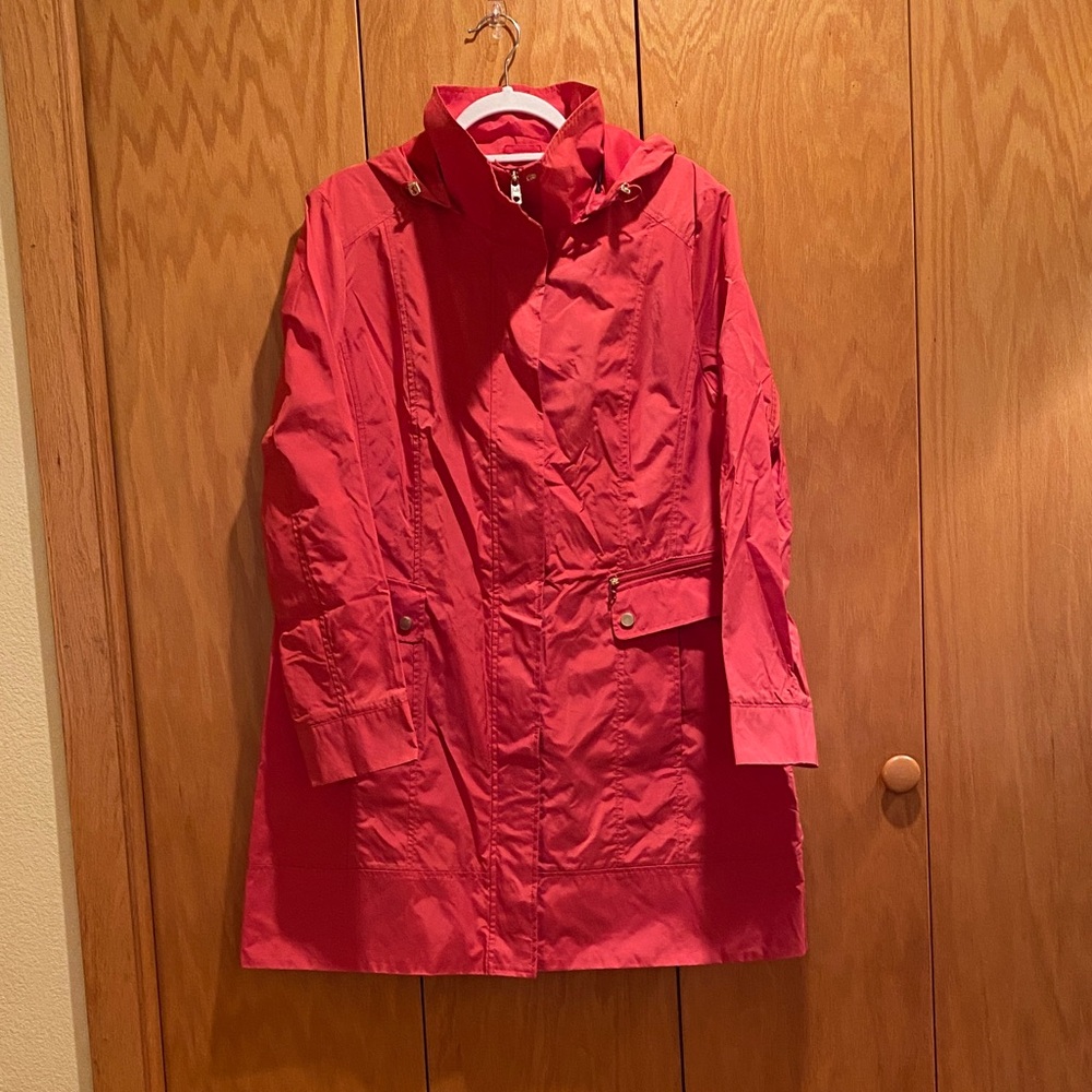 rain/trench coat. Shows rather wrinkled, but it’s been folded and on a shelf.